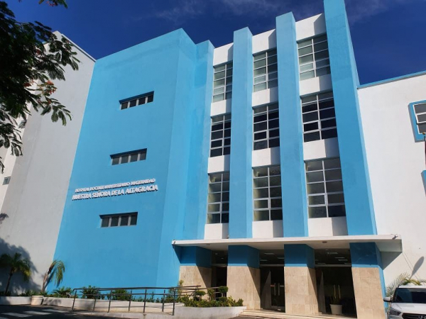 Maternidad la Altagracia recibe reconocimiento de la DIGEIG.