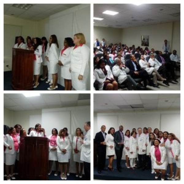 M&eacute;dicos residentes del HUMNSA reconocen a sus profesores.