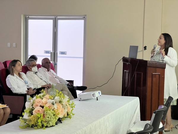 Imparten conferencia sobre &ldquo;Rol de las Enfermeras Obst&eacute;tricas en la Reducci&oacute;n de la Mortalidad Materna Neonatal&rdquo;