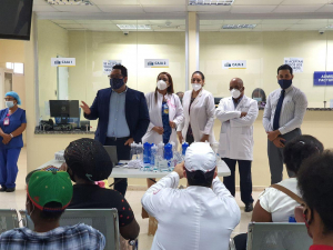 Usuarias Maternidad la Altagracia reciben charlas de prevenci&oacute;n de C&aacute;ncer de Mama.