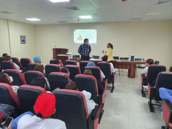 Colaboradores de la maternidad la Altagracia recibieron capacitaci&oacute;n en Humanizaci&oacute;n de la Salud Mental.